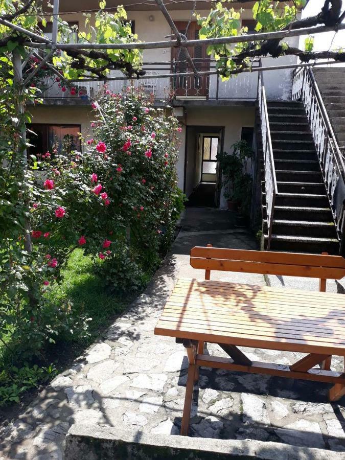 Apartment Dejan Cetinje Exterior foto